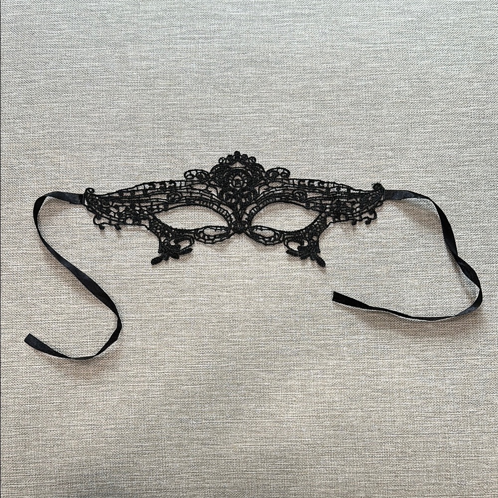 🍀 4/$15! Elegant Black Lace Eye Mask